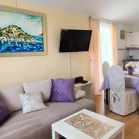 伊内斯艺术别墅酒店