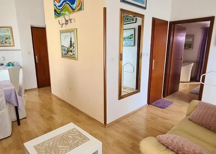 Art Ines Gostinjska kuća 3*