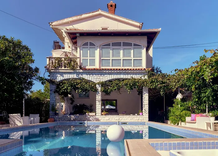 Art Ines Gostinjska kuća 3*