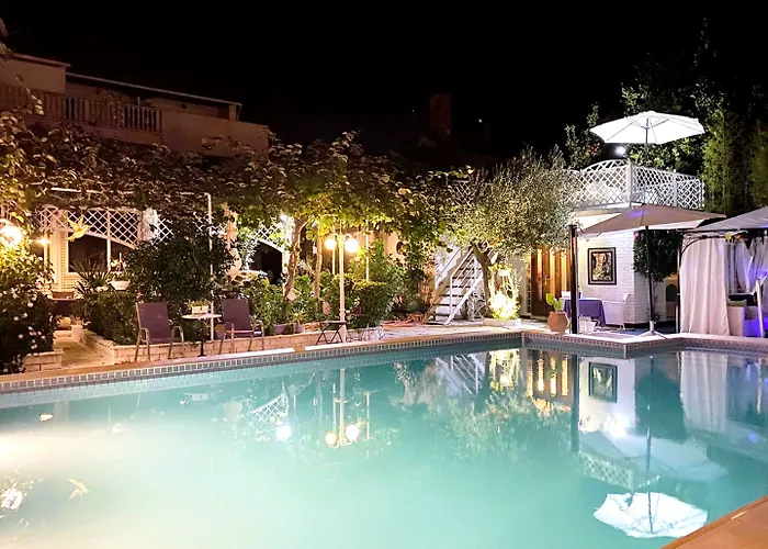 Gostinjska kuća Art Ines 3*